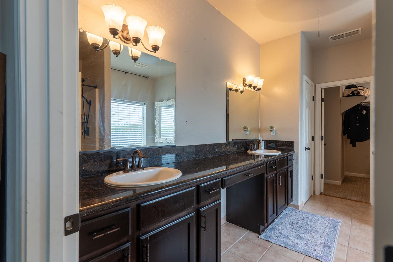 3517 Kings River Ct, Kingsburg, CA 93631