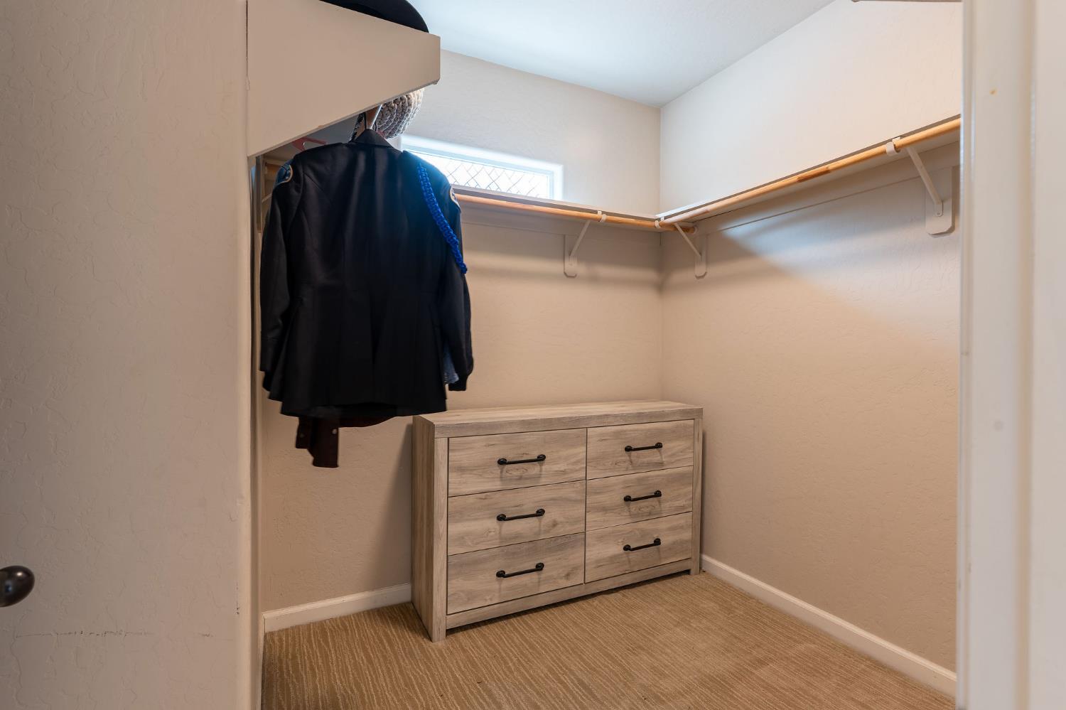 3517 Kings River Ct, Kingsburg, CA 93631