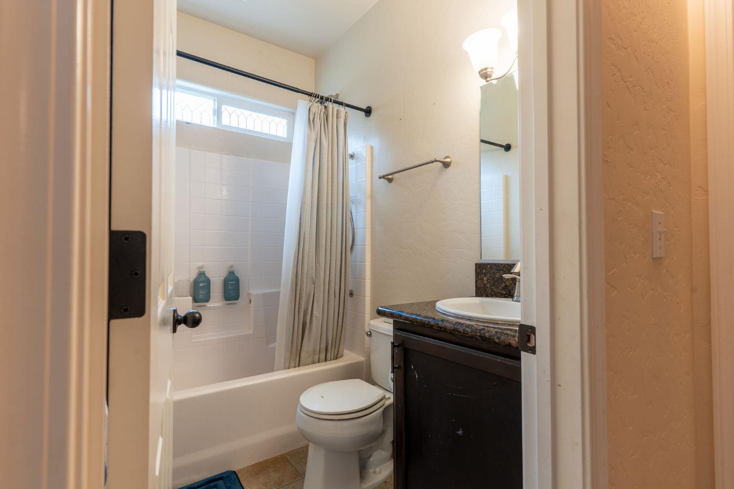 3517 Kings River Ct, Kingsburg, CA 93631