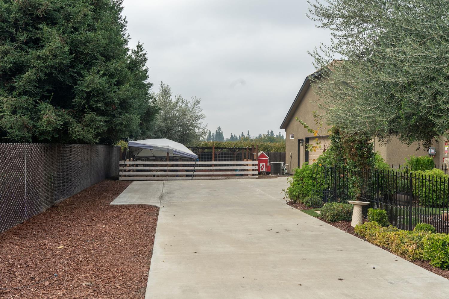 3517 Kings River Ct, Kingsburg, CA 93631