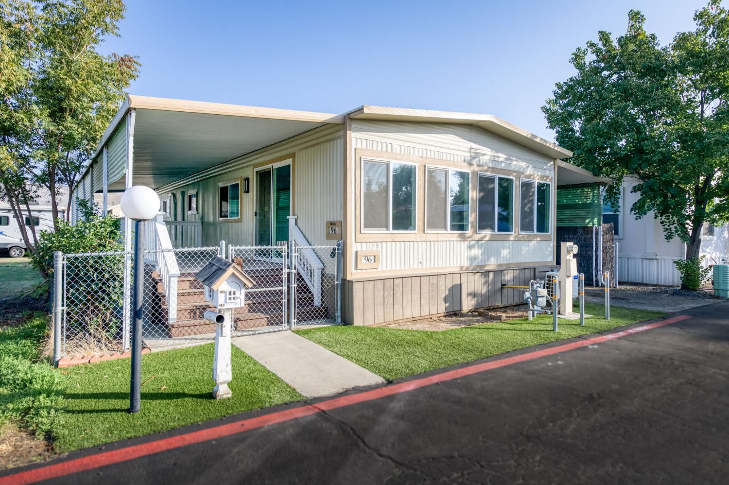 1272 Villa Ave #96, Clovis, CA 93612