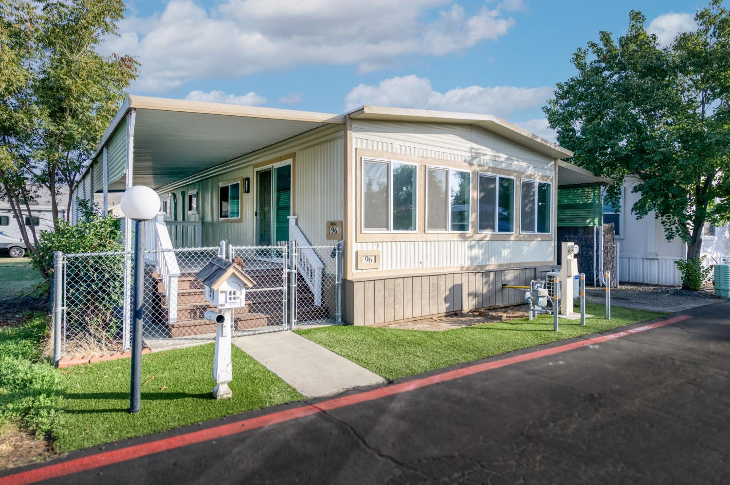 1272 Villa Ave #96, Clovis, CA 93612