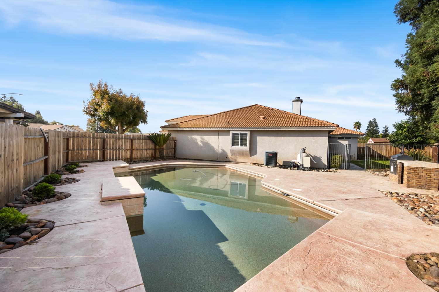 900 Michelle Ct, Chowchilla, CA 93610