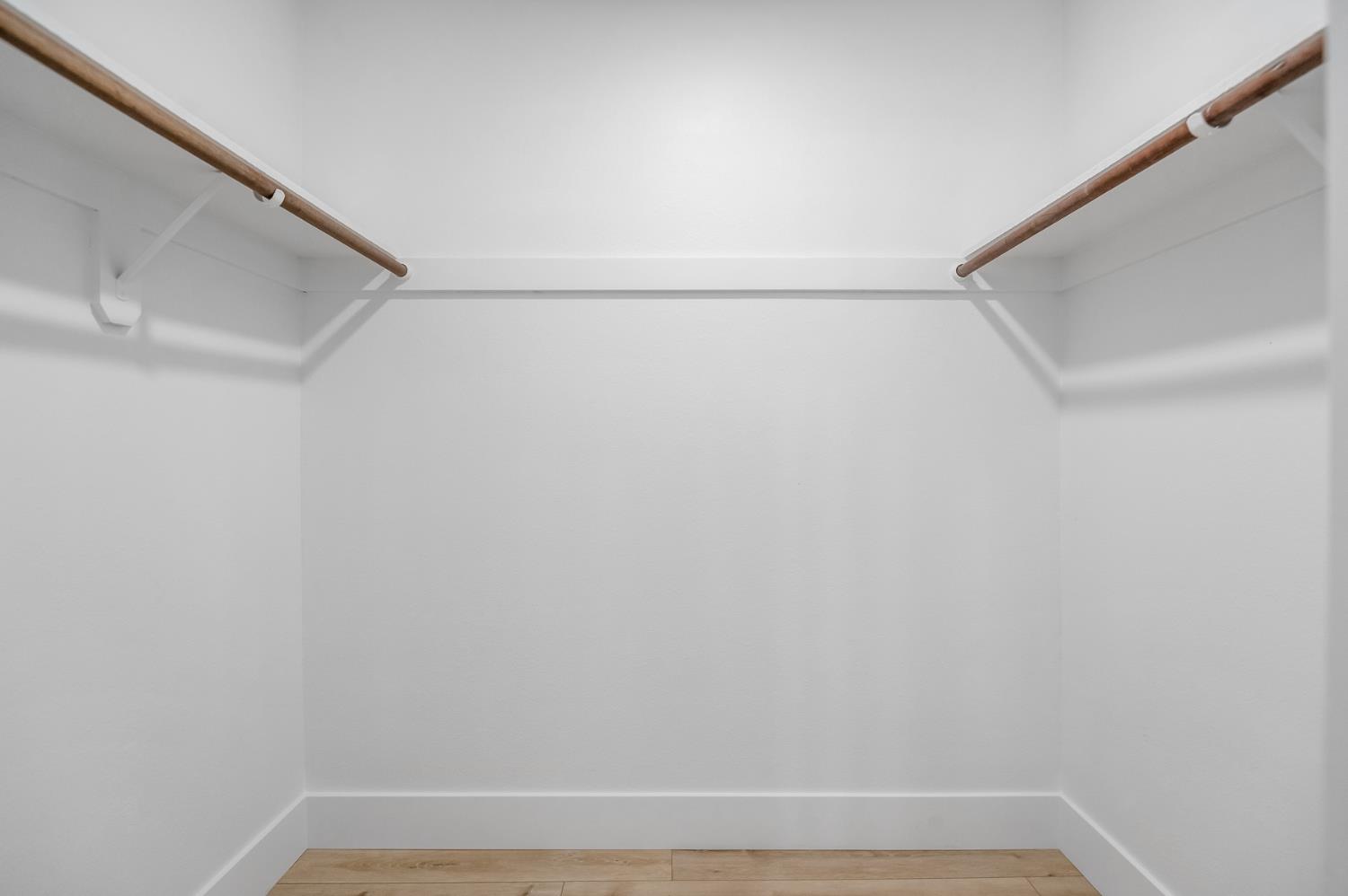 3731 S Mountaint Ct, Visalia, CA 93277