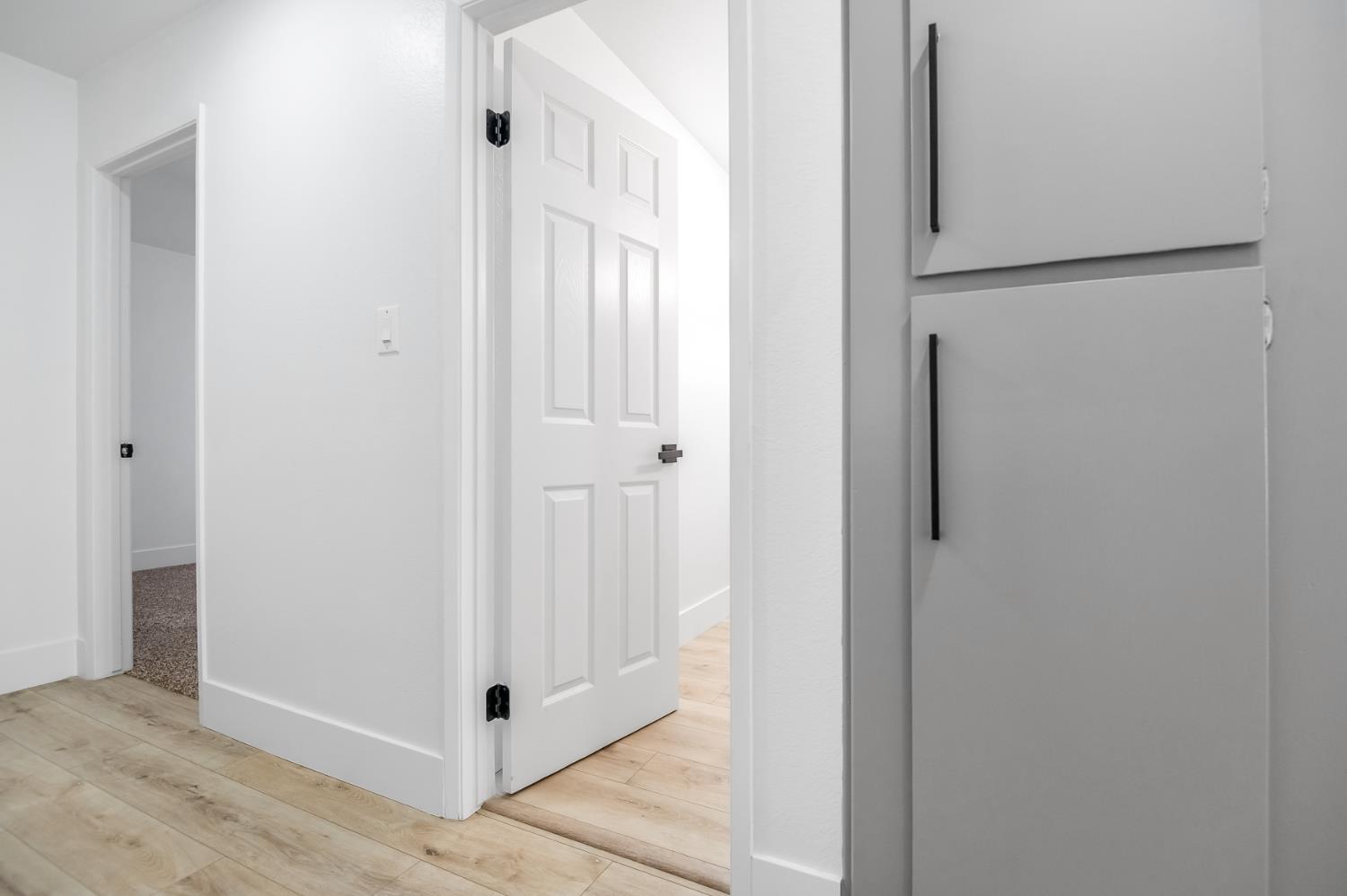 3731 S Mountaint Ct, Visalia, CA 93277