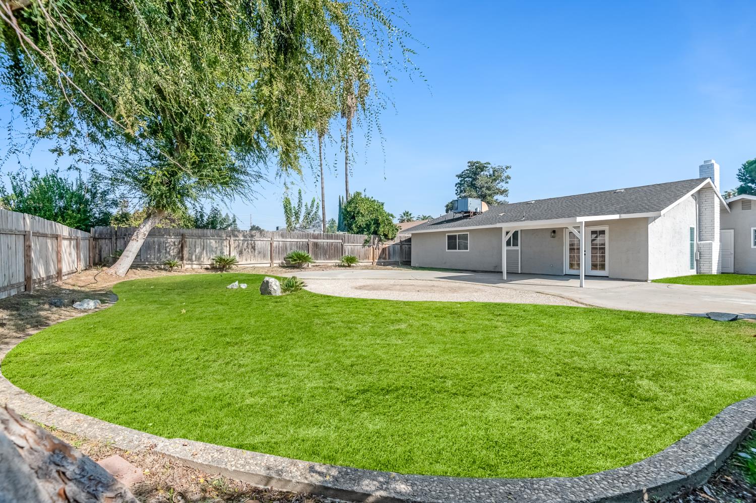 3731 S Mountain Ct, Visalia, CA 93277