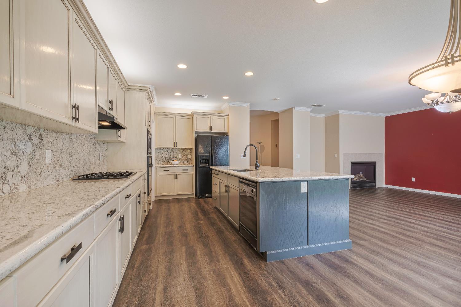 2222 Carson Ave, Clovis, CA 93611