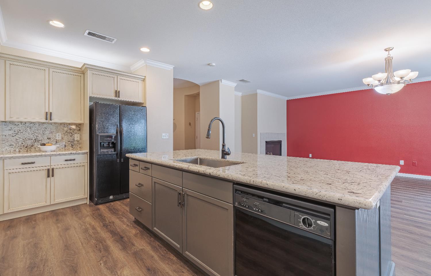 2222 Carson Ave, Clovis, CA 93611