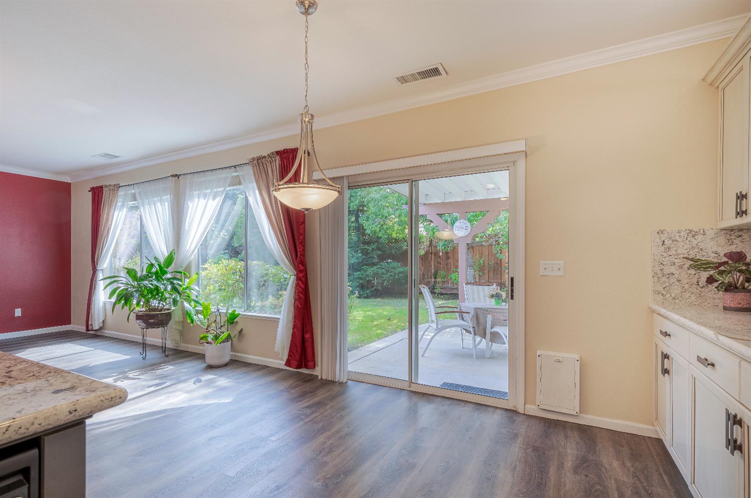 2222 Carson Ave, Clovis, CA 93611