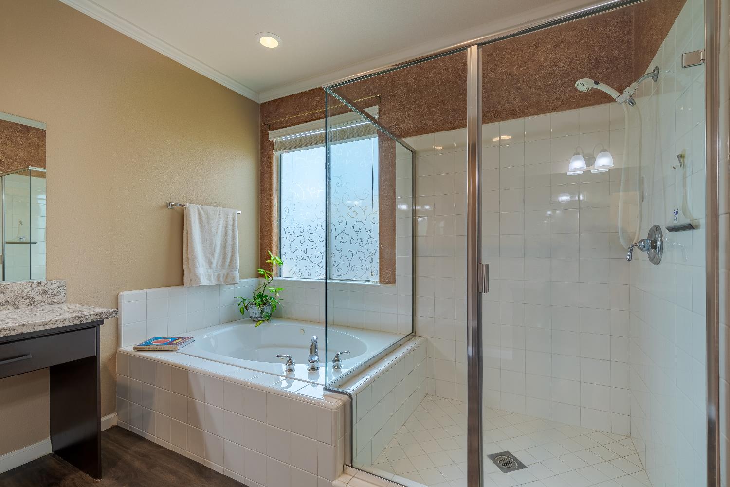 2222 Carson Ave, Clovis, CA 93611