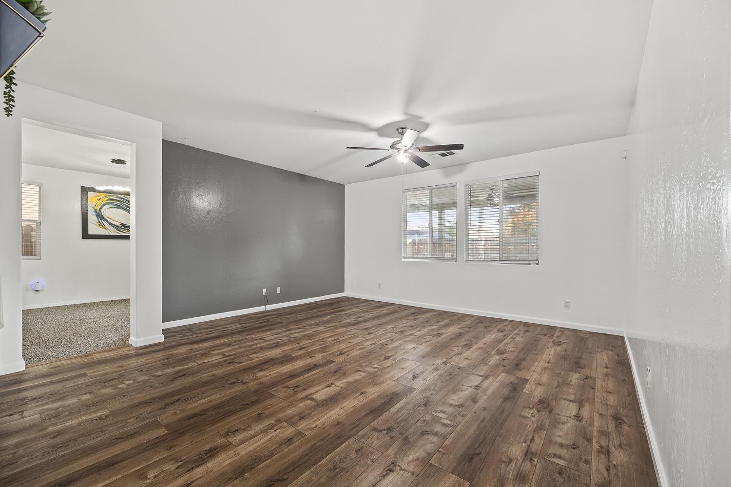 1486 Azalea St, Kingsburg, CA 93631