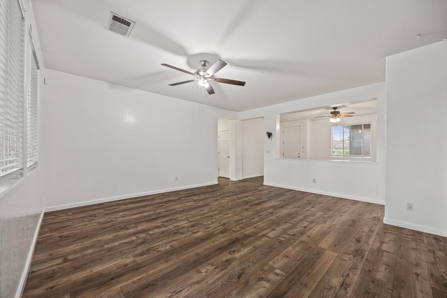 1486 Azalea St, Kingsburg, CA 93631