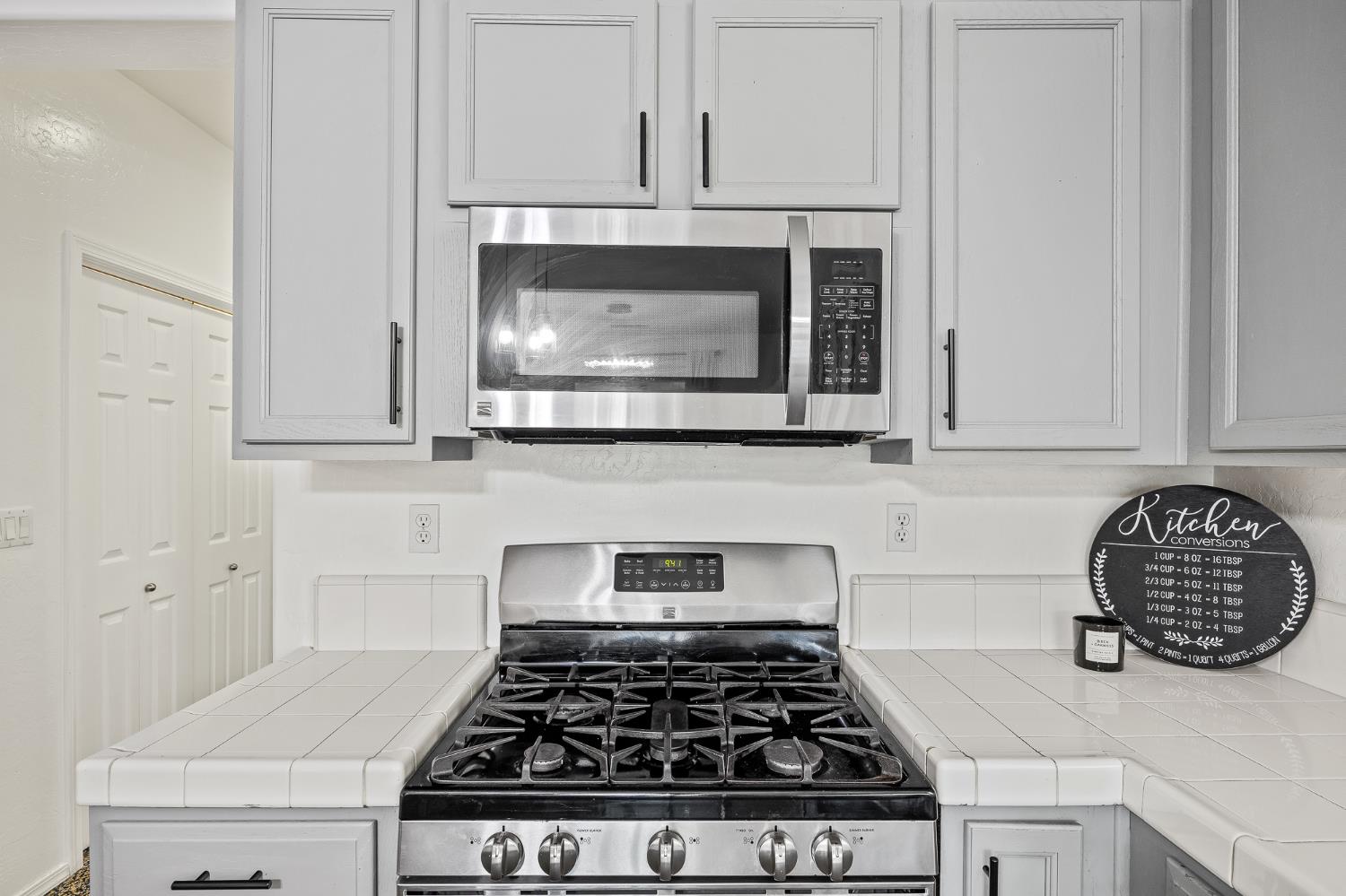 1486 Azalea St, Kingsburg, CA 93631