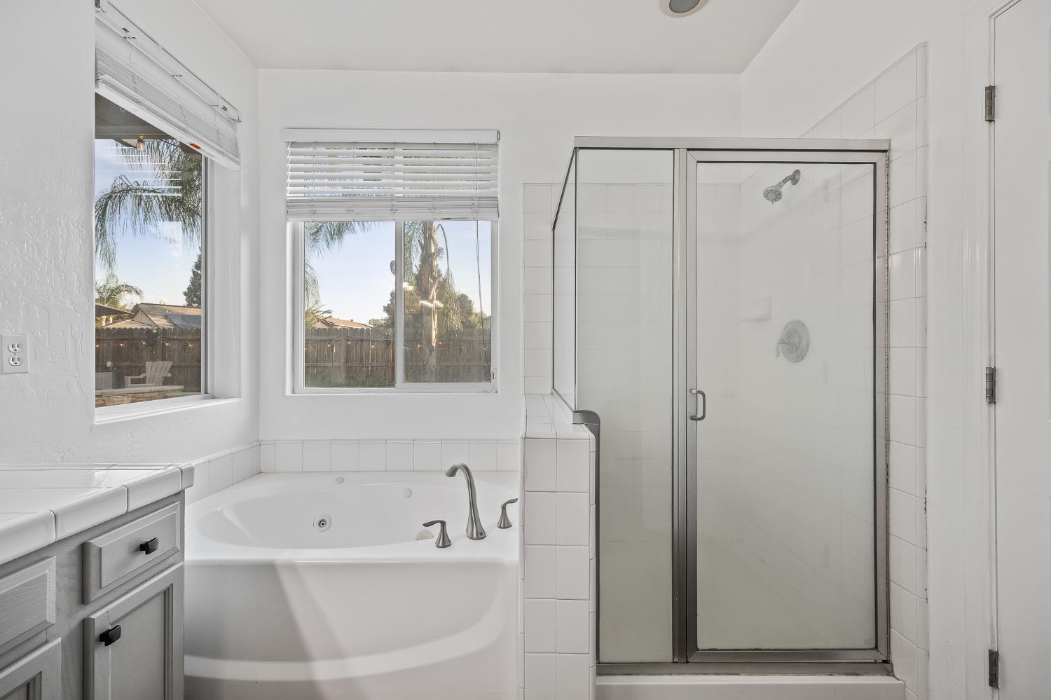 1486 Azalea St, Kingsburg, CA 93631