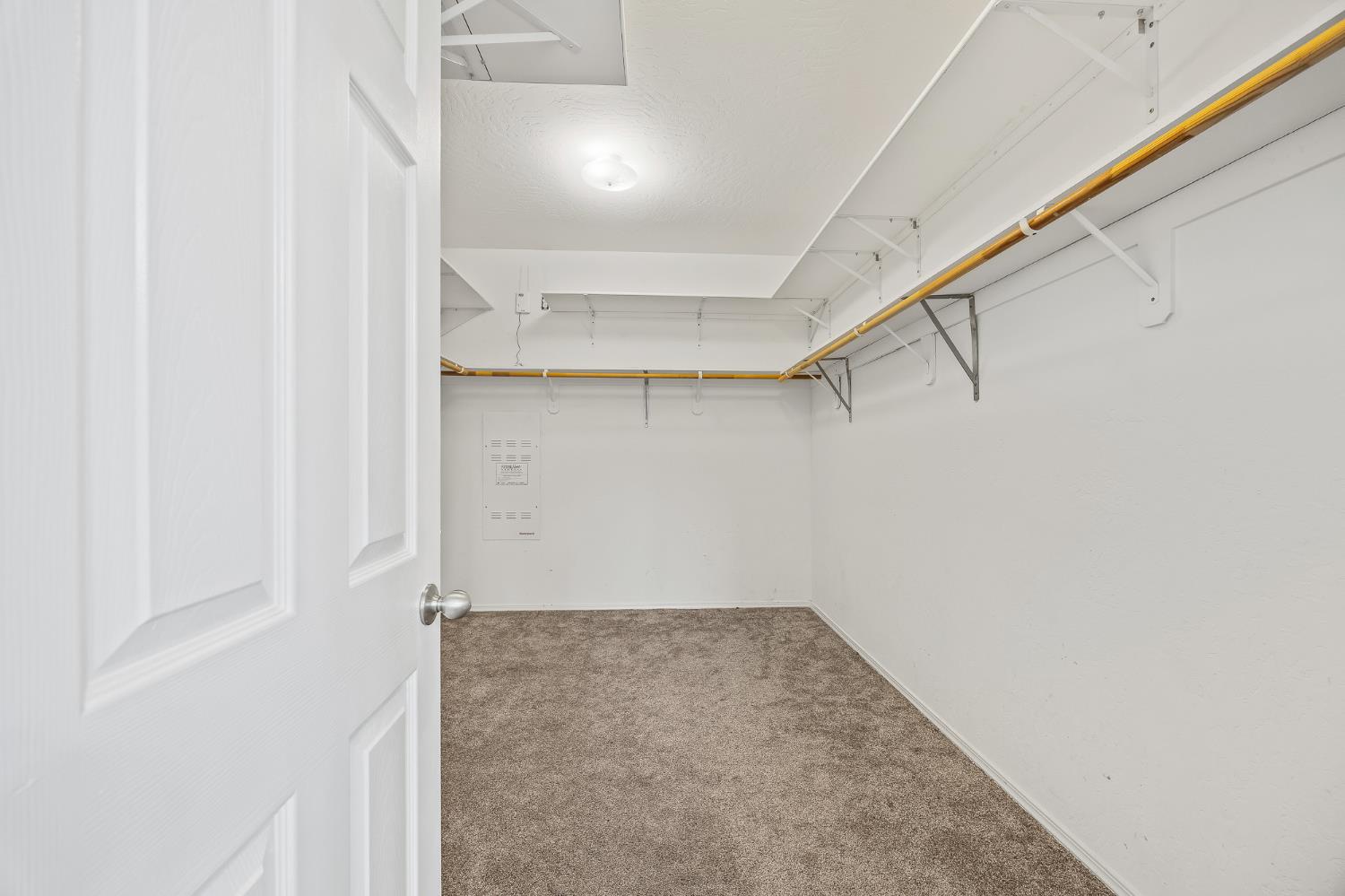 1486 Azalea St, Kingsburg, CA 93631