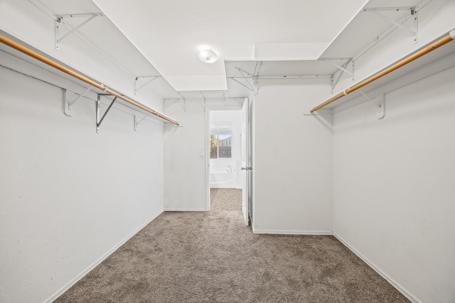 1486 Azalea St, Kingsburg, CA 93631