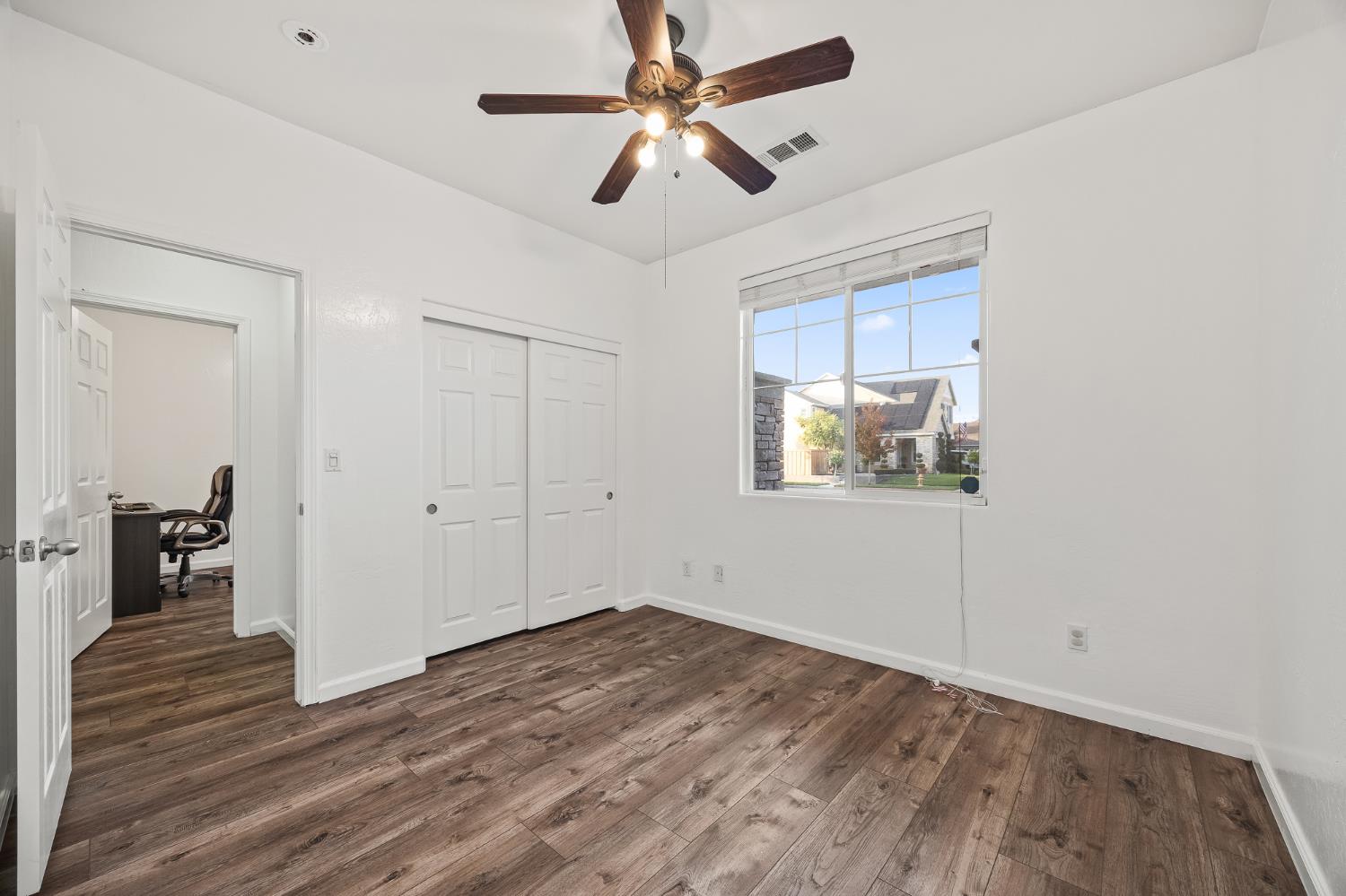 1486 Azalea St, Kingsburg, CA 93631