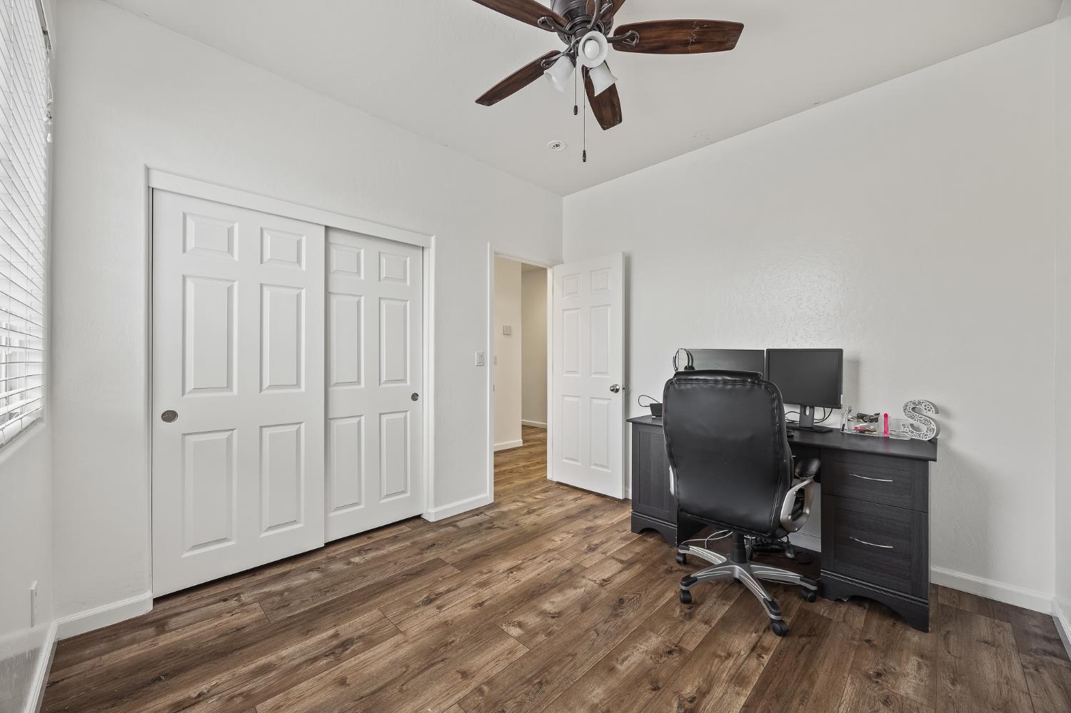 1486 Azalea St, Kingsburg, CA 93631