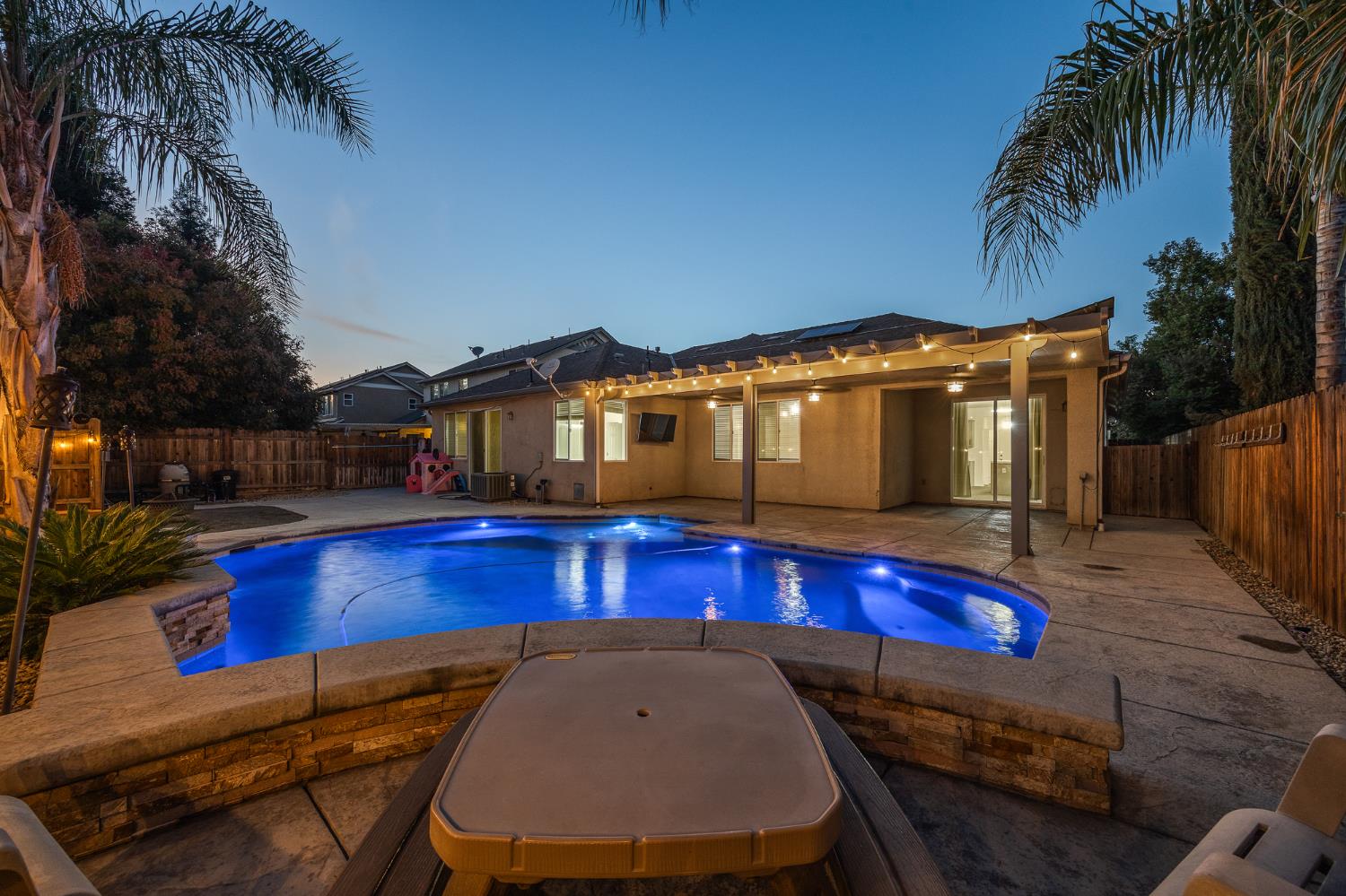 1486 Azalea St, Kingsburg, CA 93631