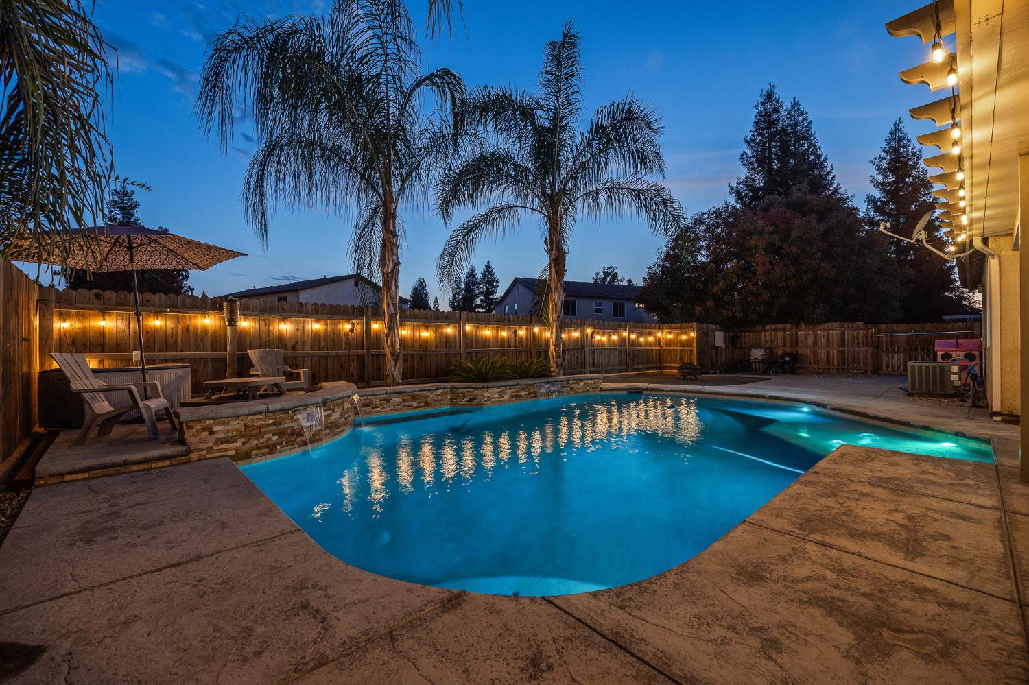 1486 Azalea St, Kingsburg, CA 93631