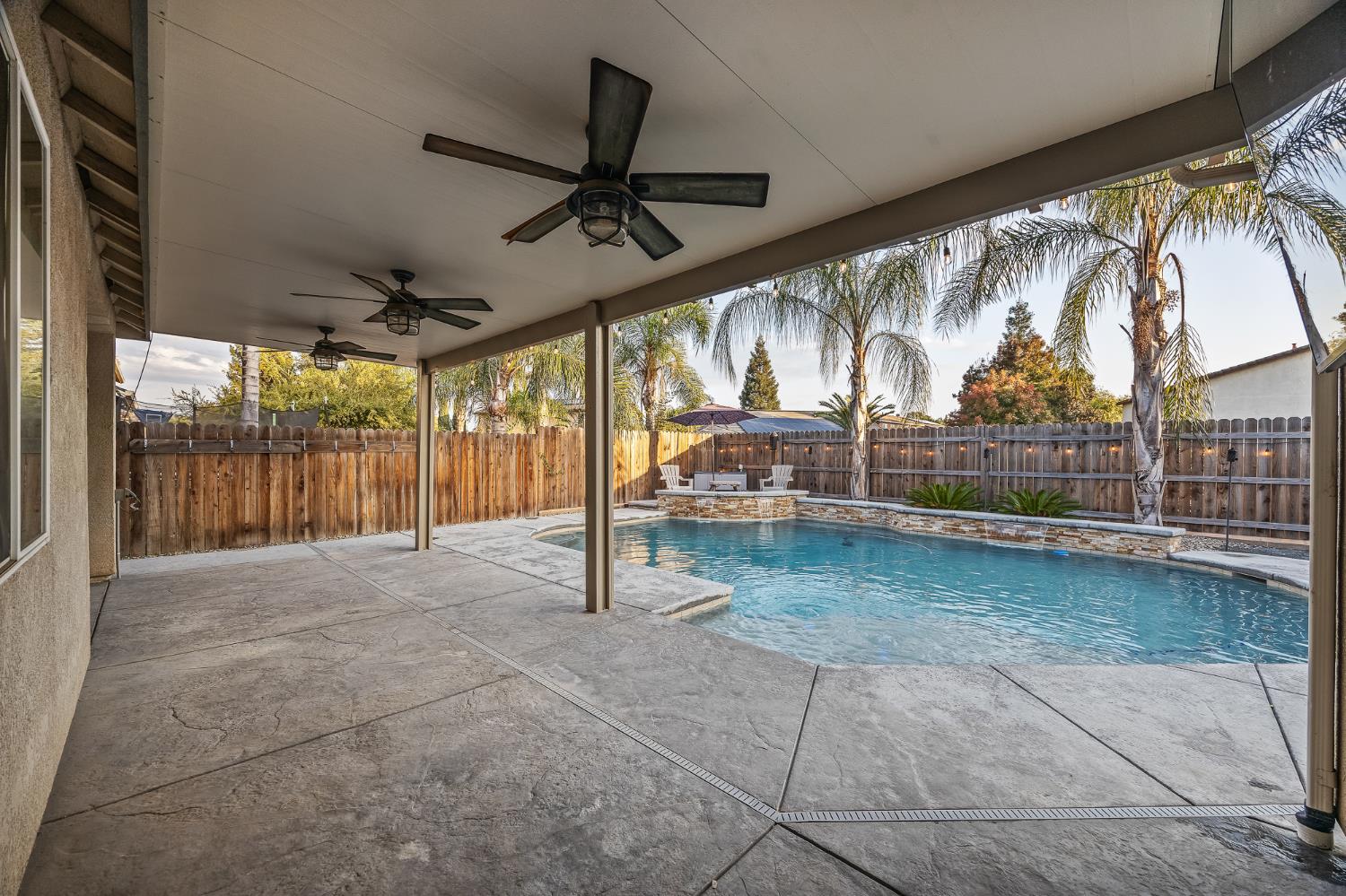 1486 Azalea St, Kingsburg, CA 93631