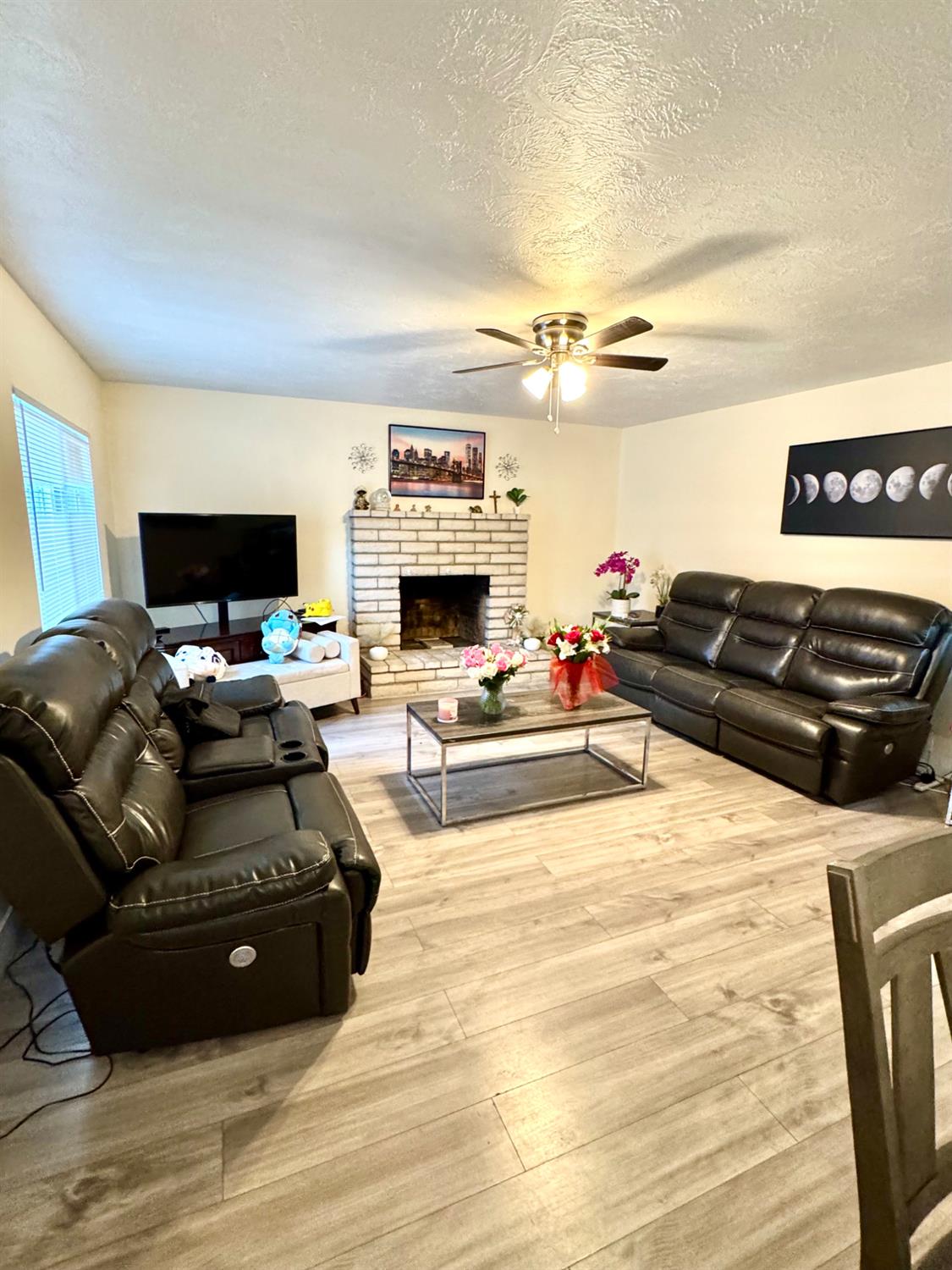 4041 E Saginaw Way, Fresno, CA 93726