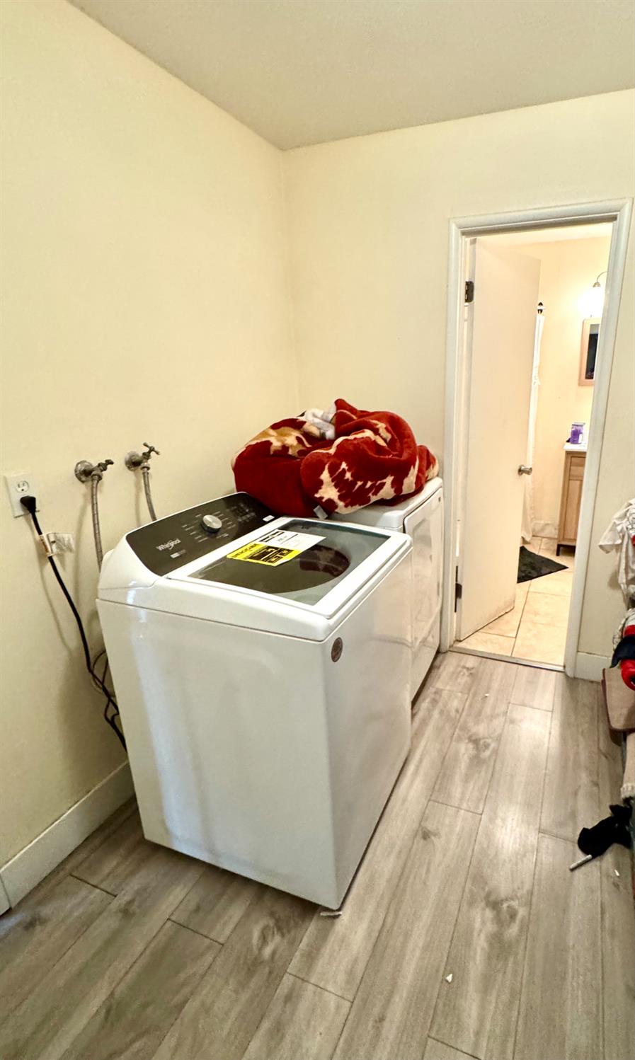 4041 E Saginaw Way, Fresno, CA 93726