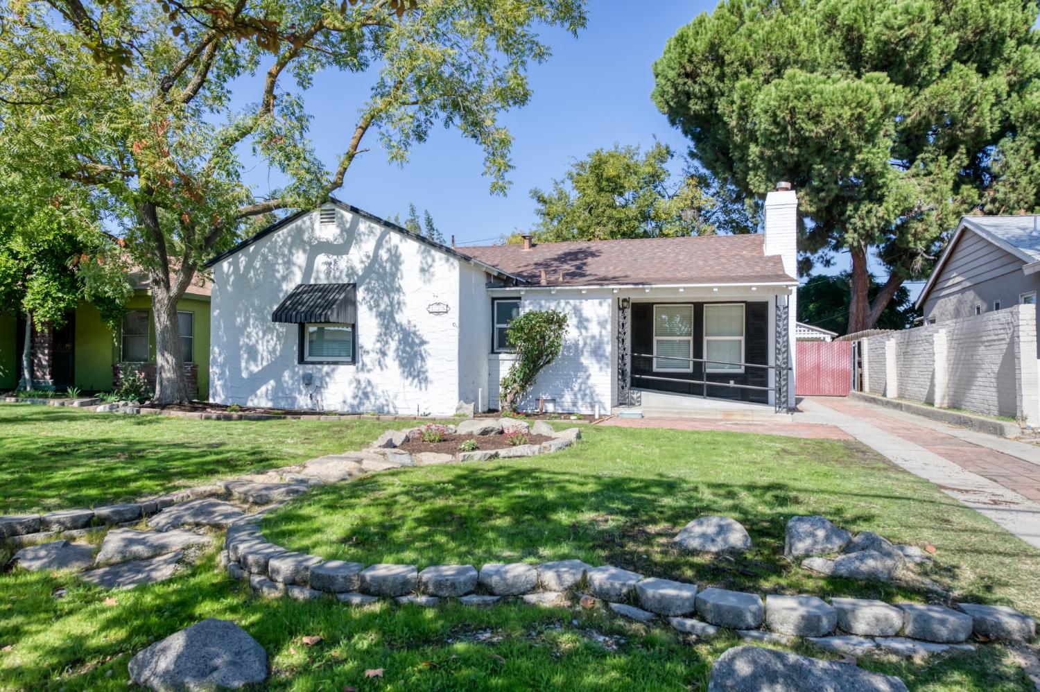 135 E Clinton Ave, Fresno, CA 93704