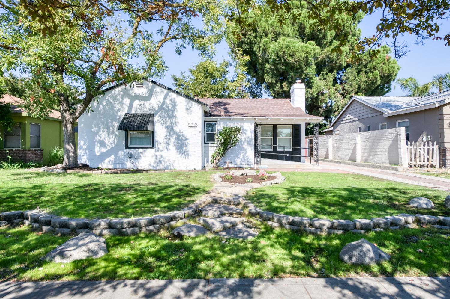 135 E Clinton Ave, Fresno, CA 93704