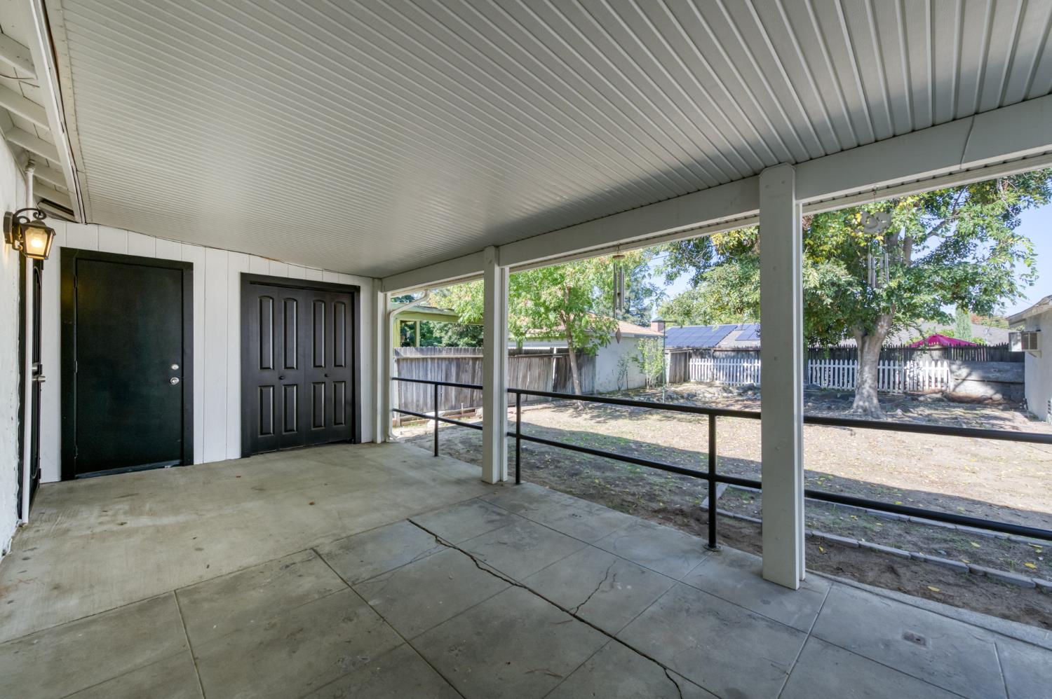 135 E Clinton Ave, Fresno, CA 93704