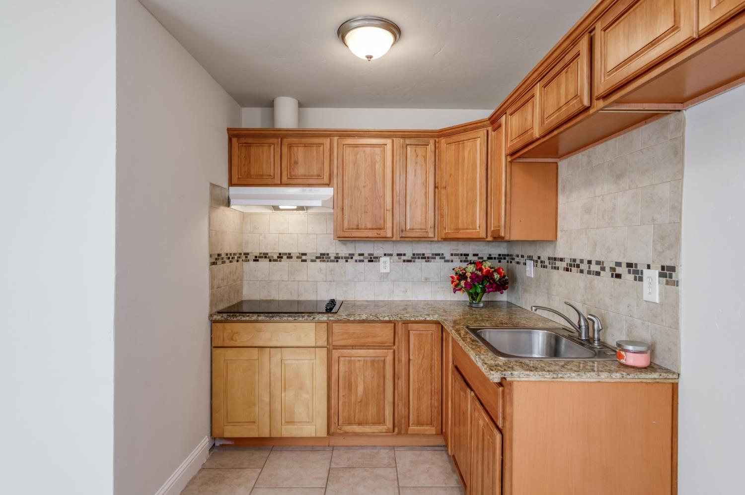 135 E Clinton Ave, Fresno, CA 93704