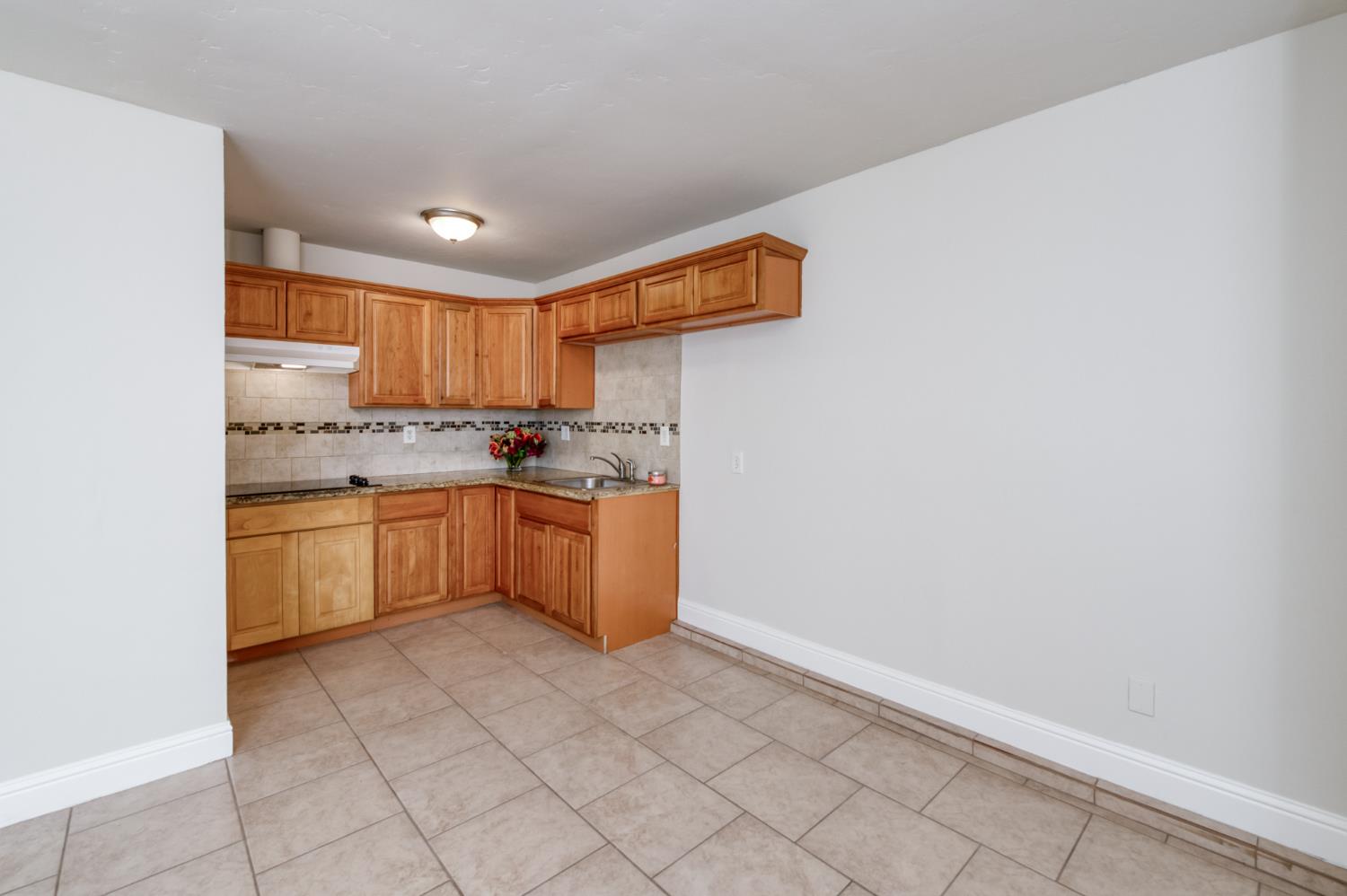 135 E Clinton Ave, Fresno, CA 93704