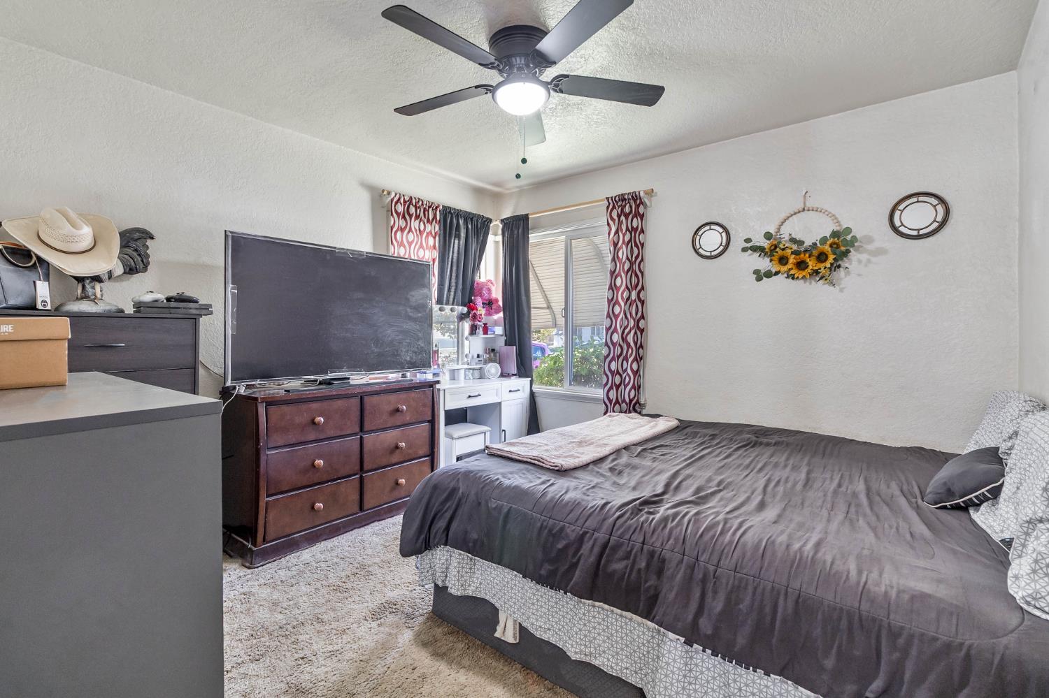 792 Grove Ave, Gustine, CA 95322