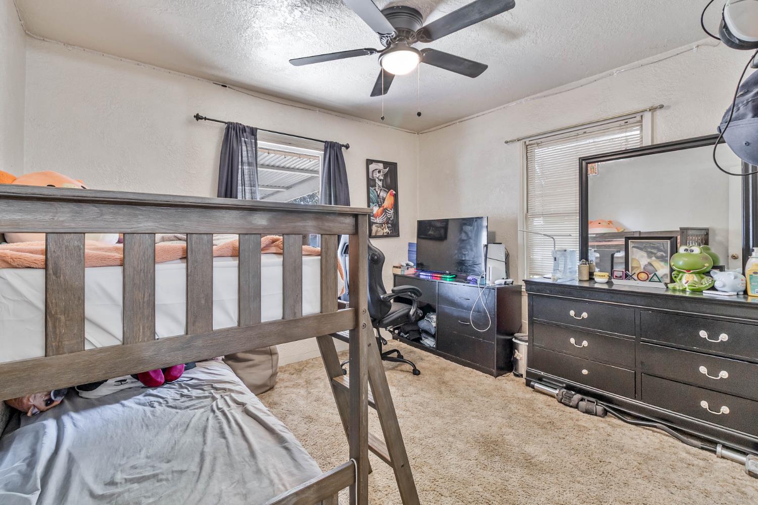 792 Grove Ave, Gustine, CA 95322