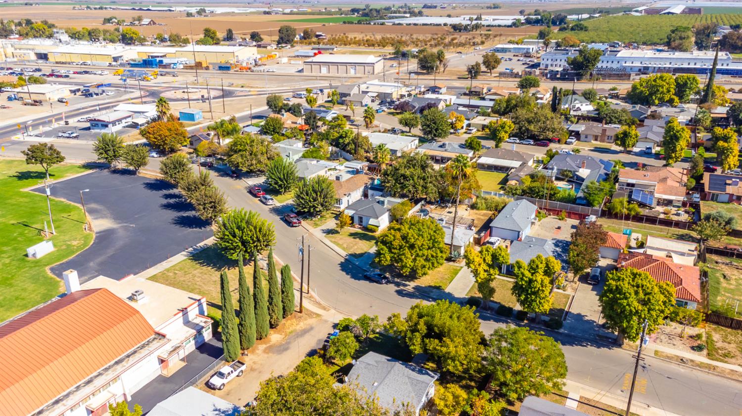 792 Grove Ave, Gustine, CA 95322