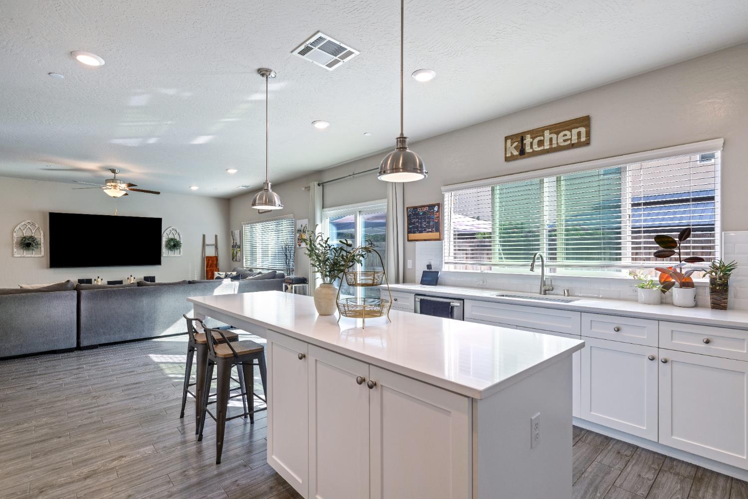 6157 E Garland Ave, Fresno, CA 93727