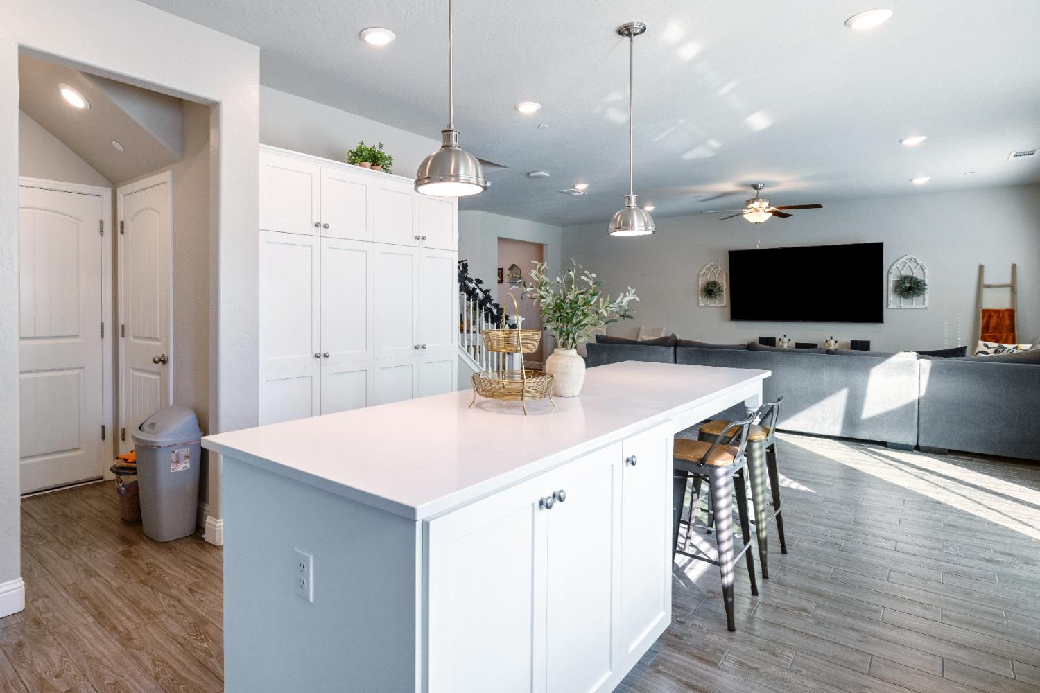 6157 E Garland Ave, Fresno, CA 93727