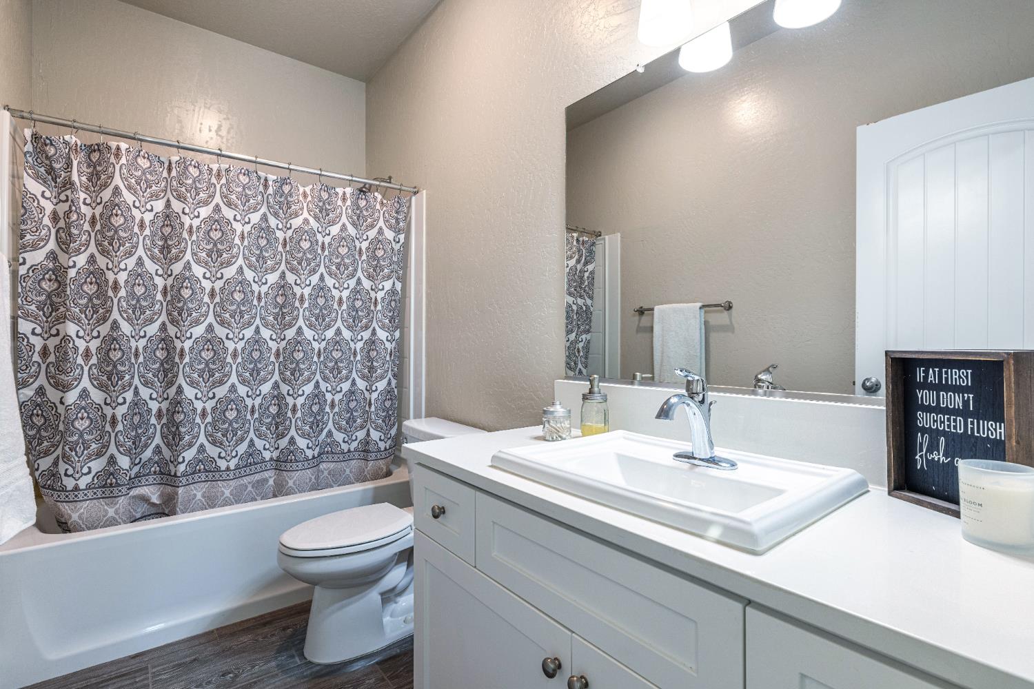 6157 E Garland Ave, Fresno, CA 93727