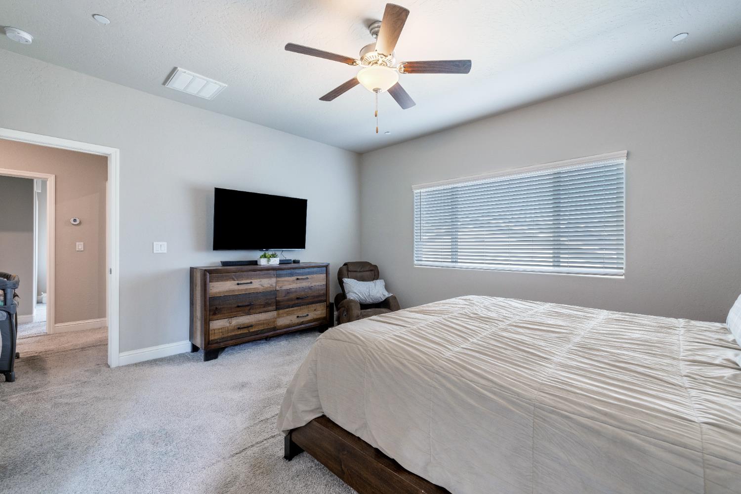 6157 E Garland Ave, Fresno, CA 93727