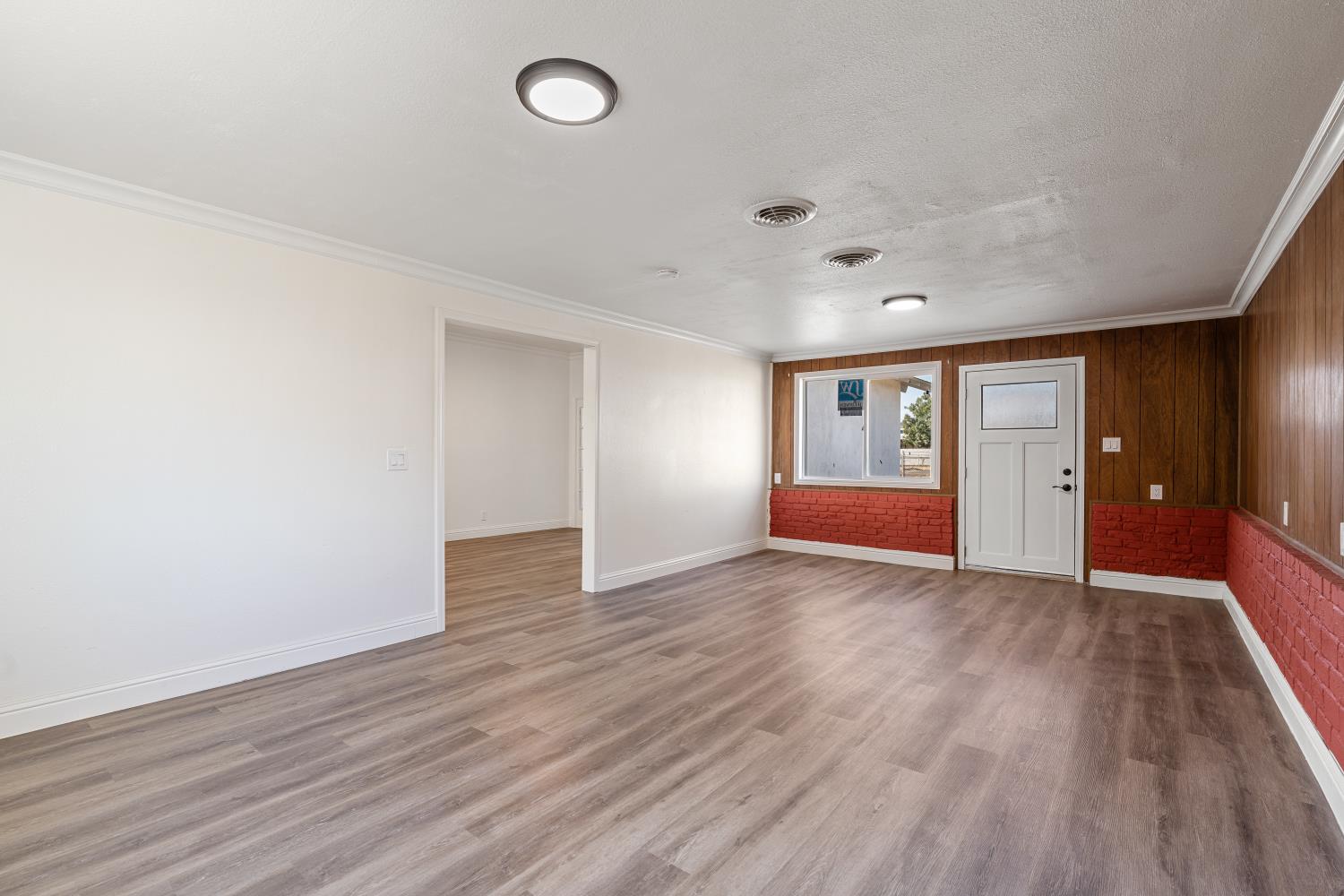 25 W Dinuba Ave, Fresno, CA 93706