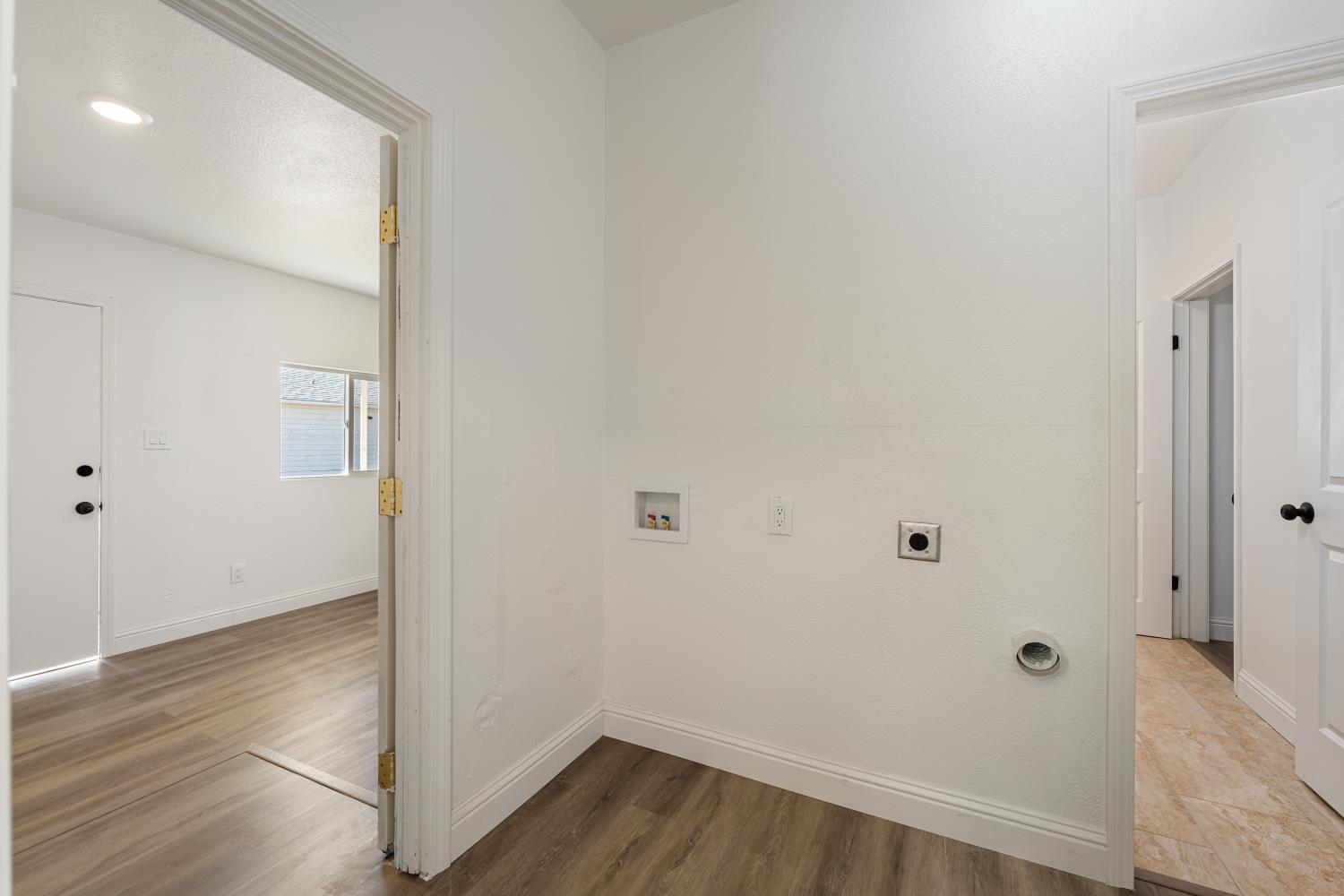 25 W Dinuba Ave, Fresno, CA 93706