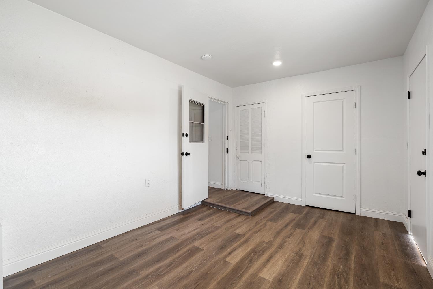 25 W Dinuba Ave, Fresno, CA 93706