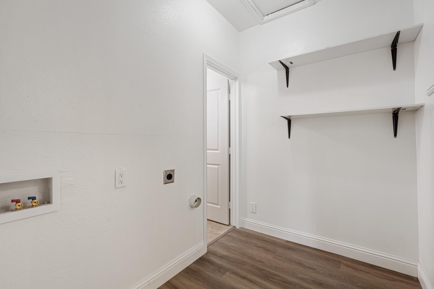 25 W Dinuba Ave, Fresno, CA 93706