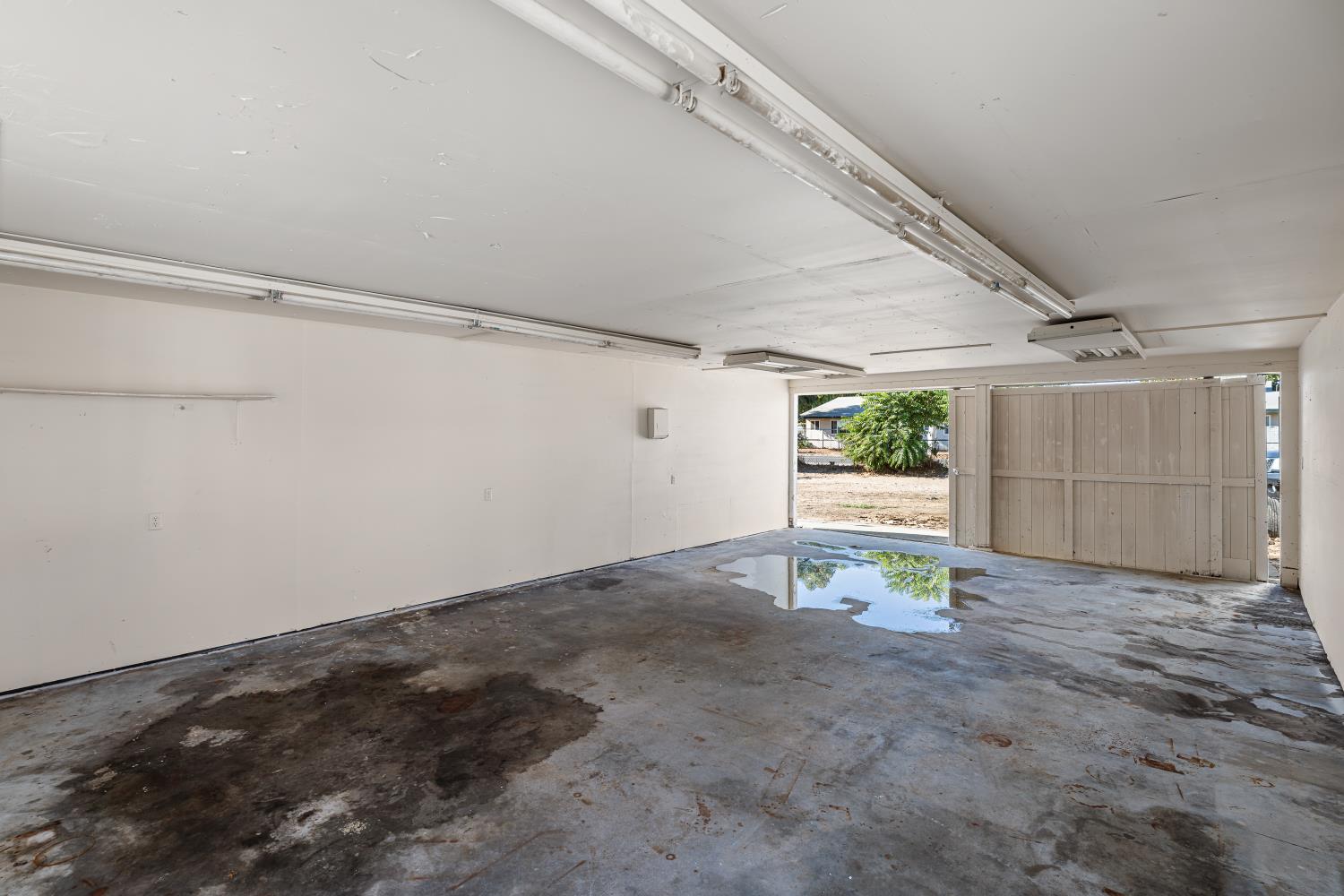 25 W Dinuba Ave, Fresno, CA 93706