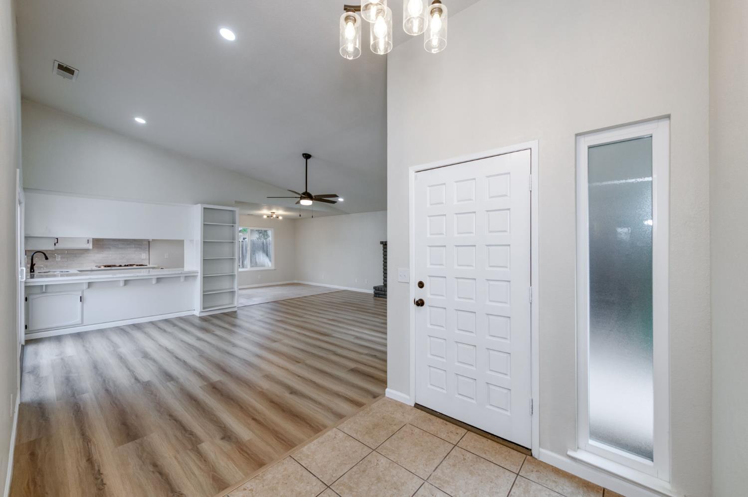 8088 N Mariposa St, Fresno, CA 93720