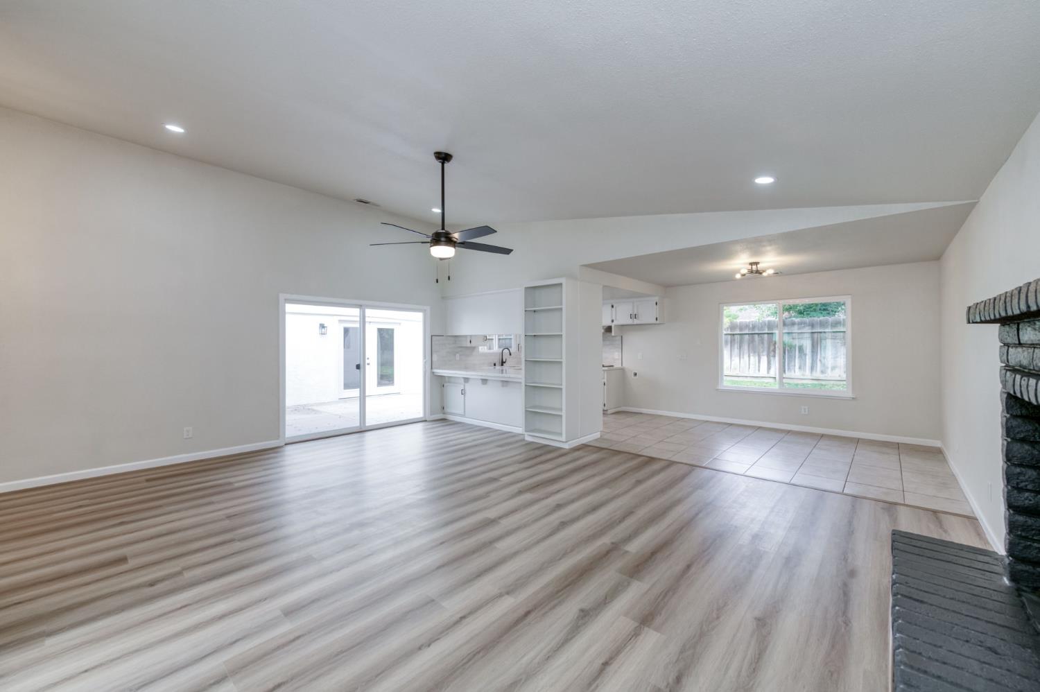 8088 N Mariposa St, Fresno, CA 93720