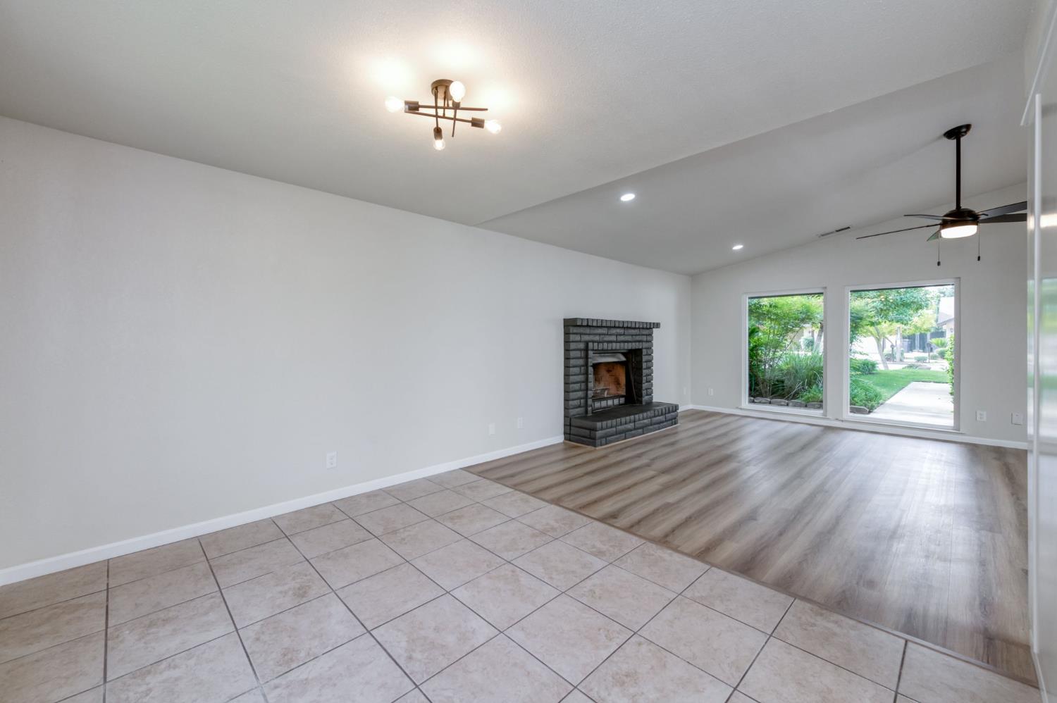 8088 N Mariposa St, Fresno, CA 93720