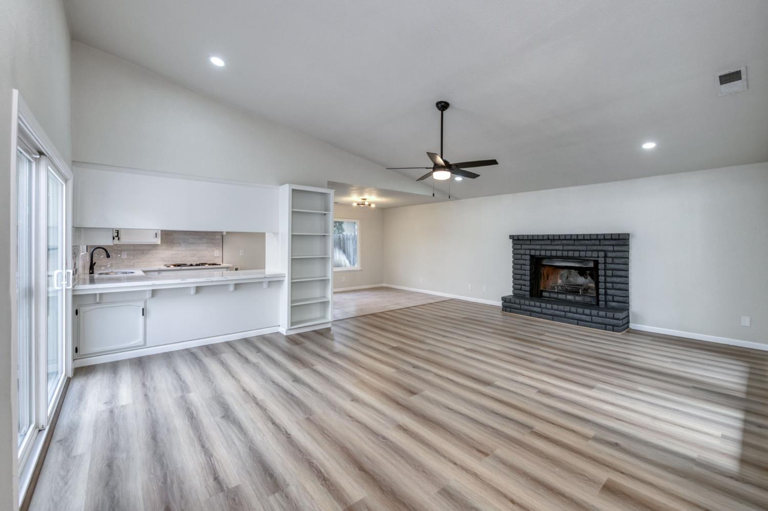 8088 N Mariposa St, Fresno, CA 93720