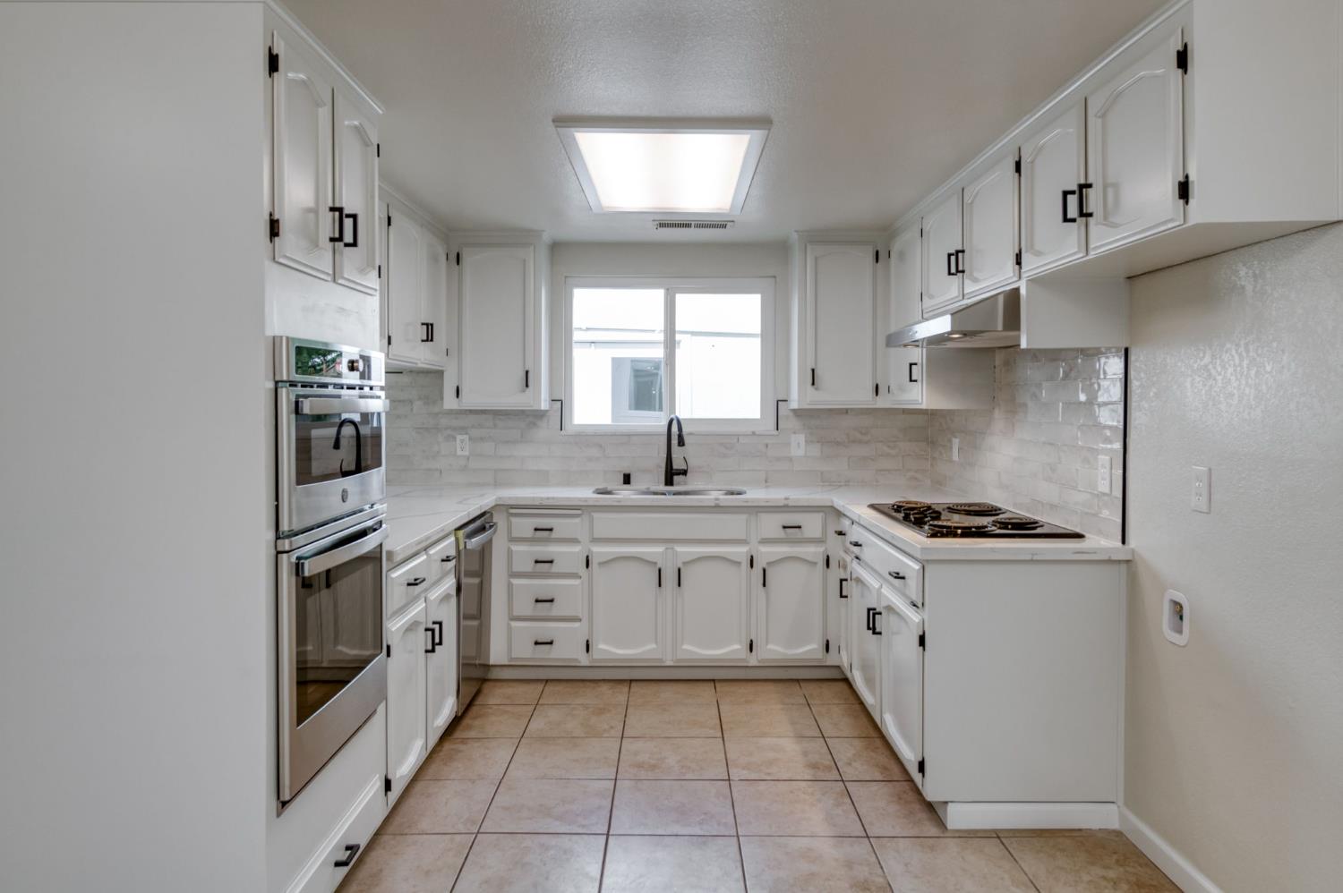 8088 N Mariposa St, Fresno, CA 93720