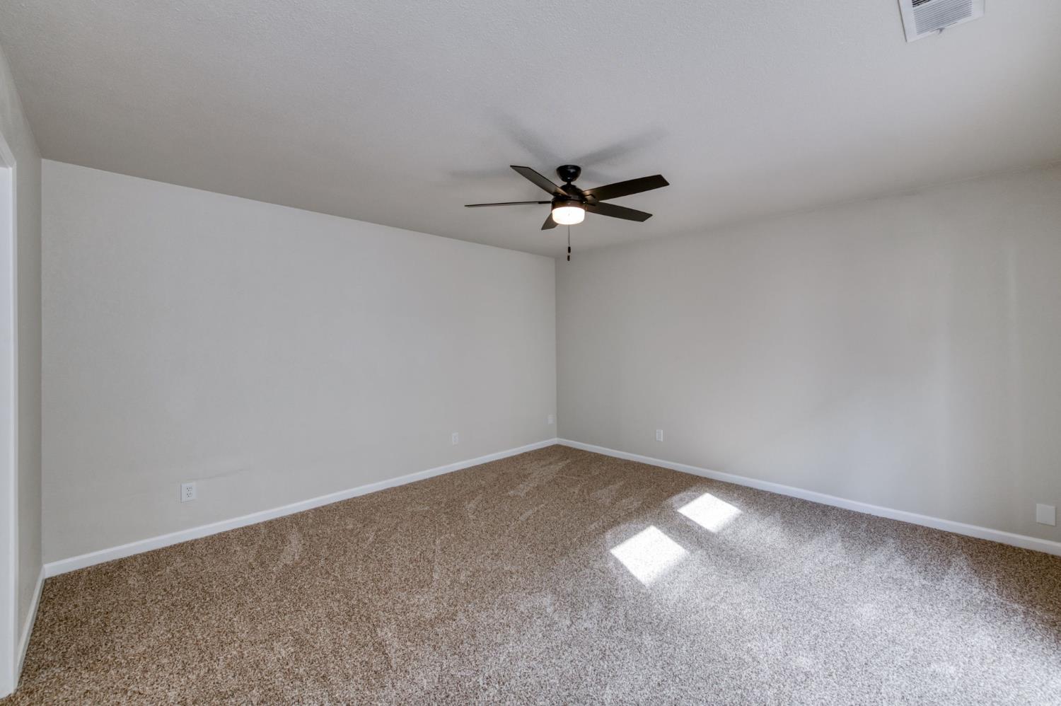 8088 N Mariposa St, Fresno, CA 93720